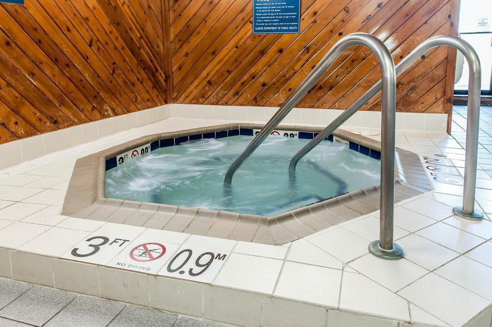 Quality Inn & Suites Данвил Екстериор снимка