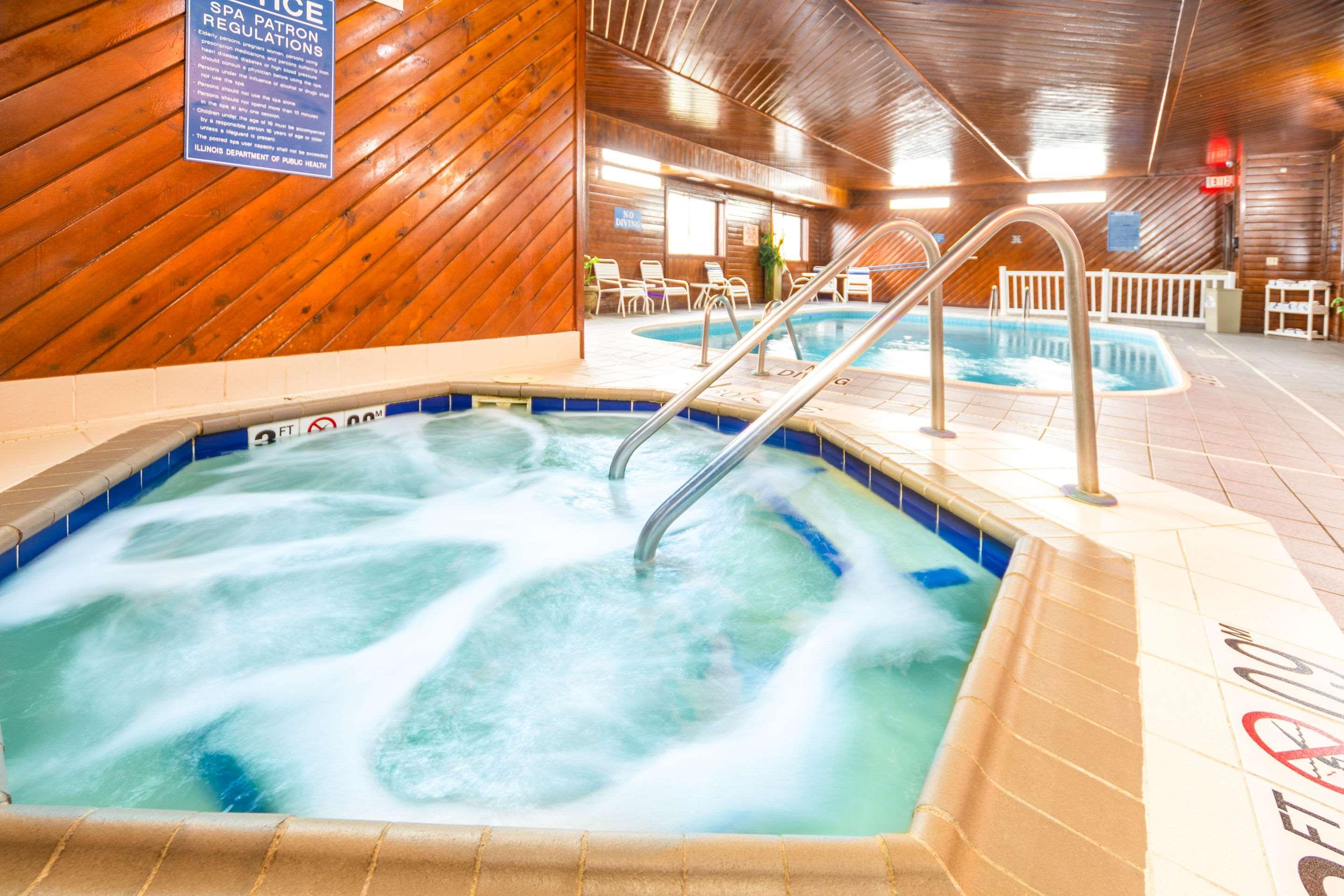 Quality Inn & Suites Данвил Екстериор снимка