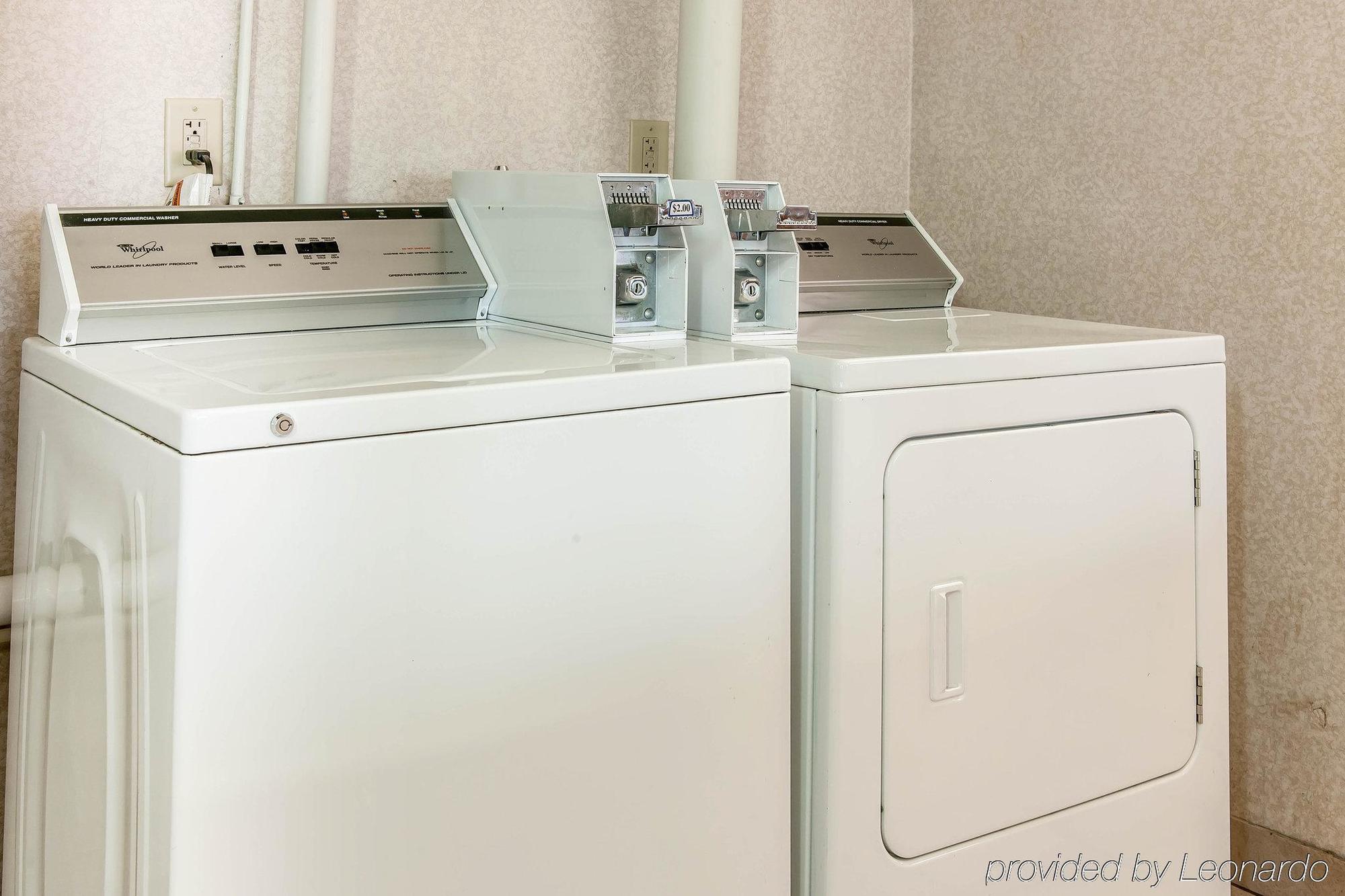 Quality Inn & Suites Данвил Екстериор снимка