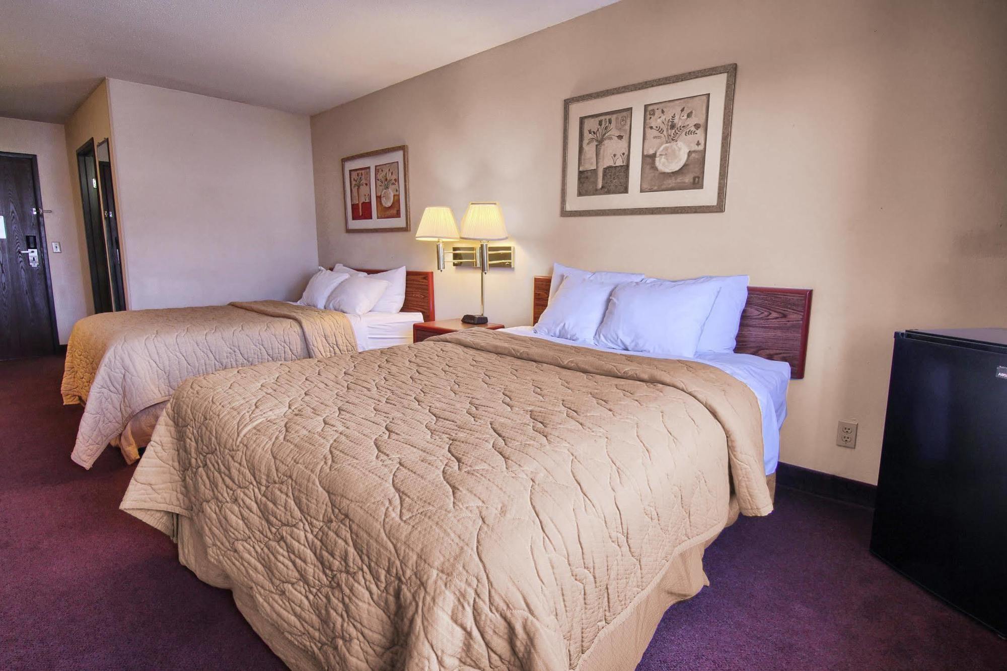 Quality Inn & Suites Данвил Екстериор снимка